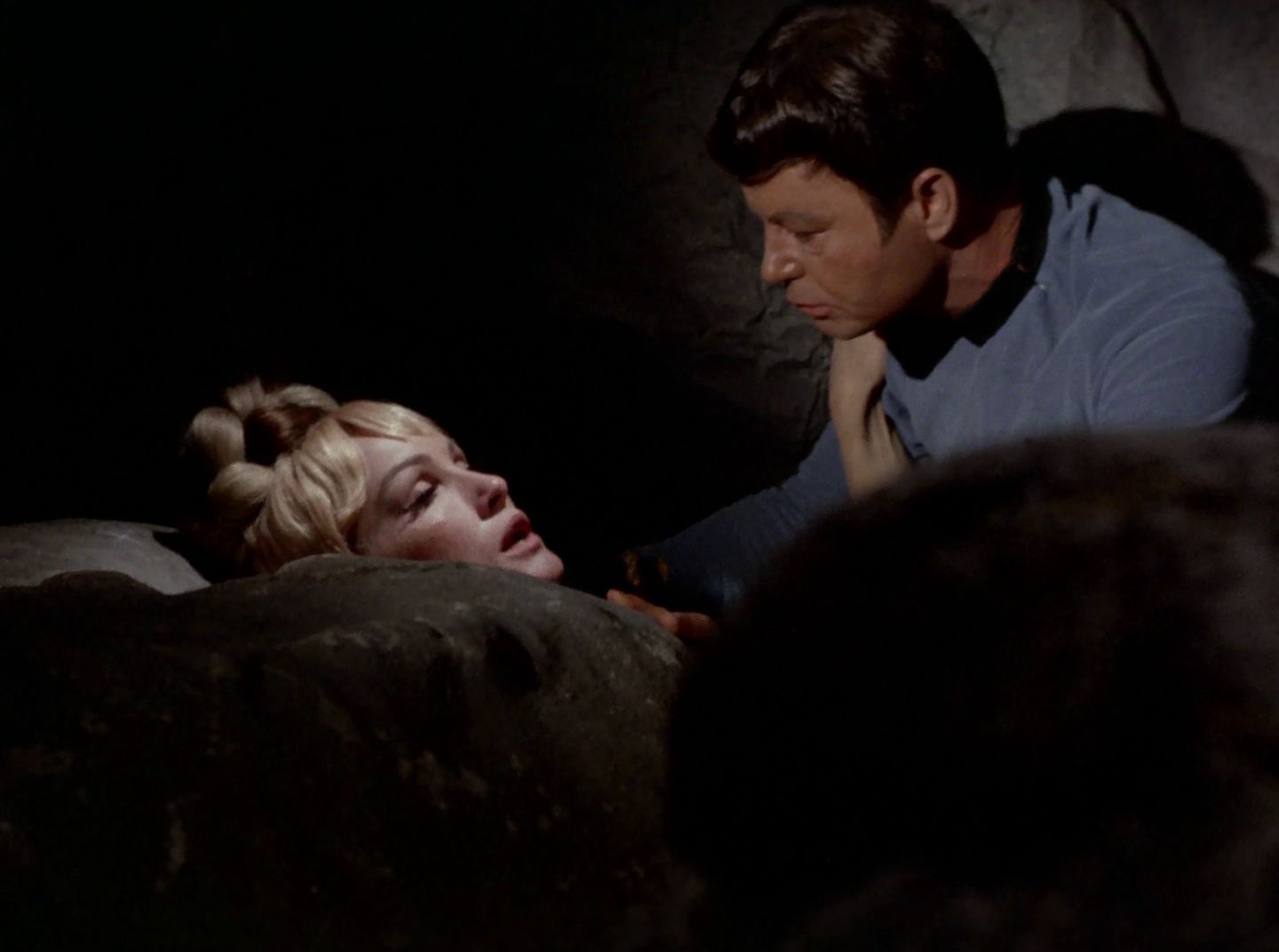 extant_StarTrek_2x11-FridaysChild_2426.jpg