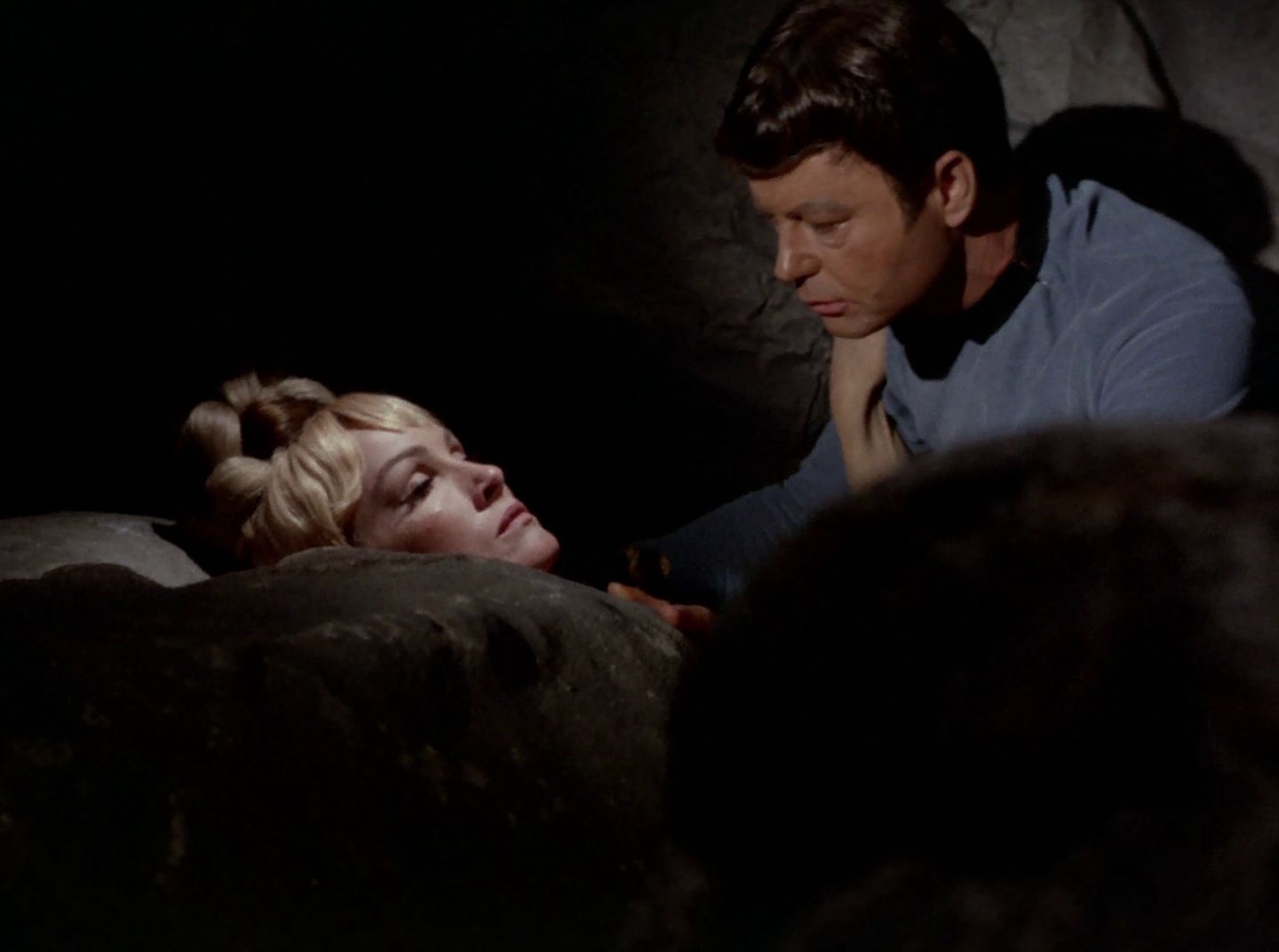 extant_StarTrek_2x11-FridaysChild_2427.jpg