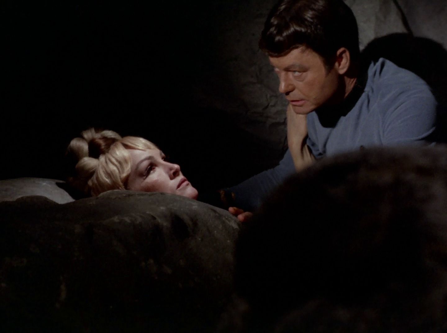 extant_StarTrek_2x11-FridaysChild_2432.jpg