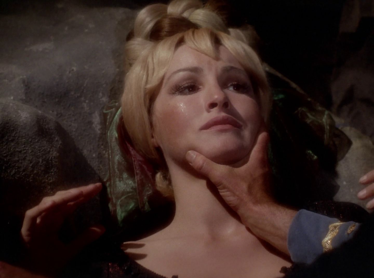 extant_StarTrek_2x11-FridaysChild_2450.jpg