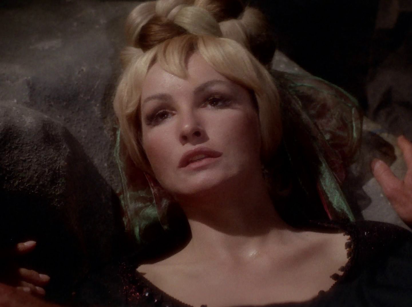 extant_StarTrek_2x11-FridaysChild_2472.jpg