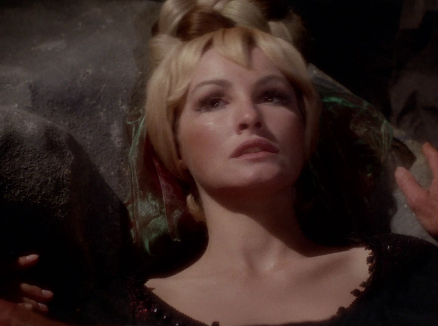 extant_StarTrek_2x11-FridaysChild_2473.jpg