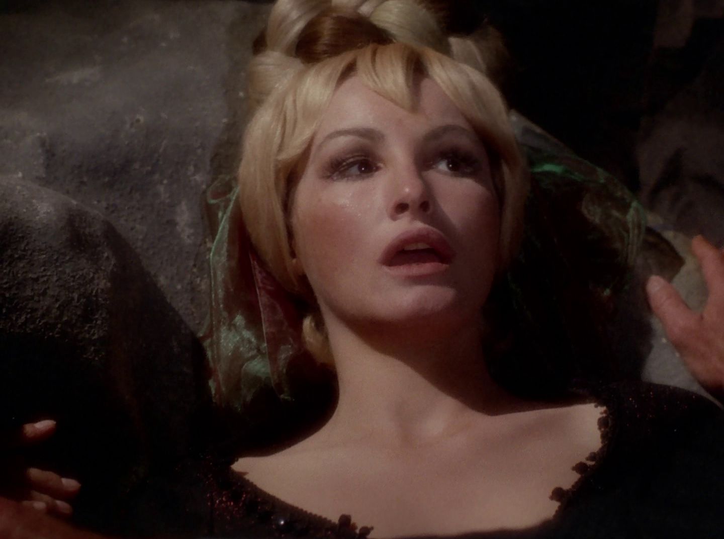 extant_StarTrek_2x11-FridaysChild_2475.jpg