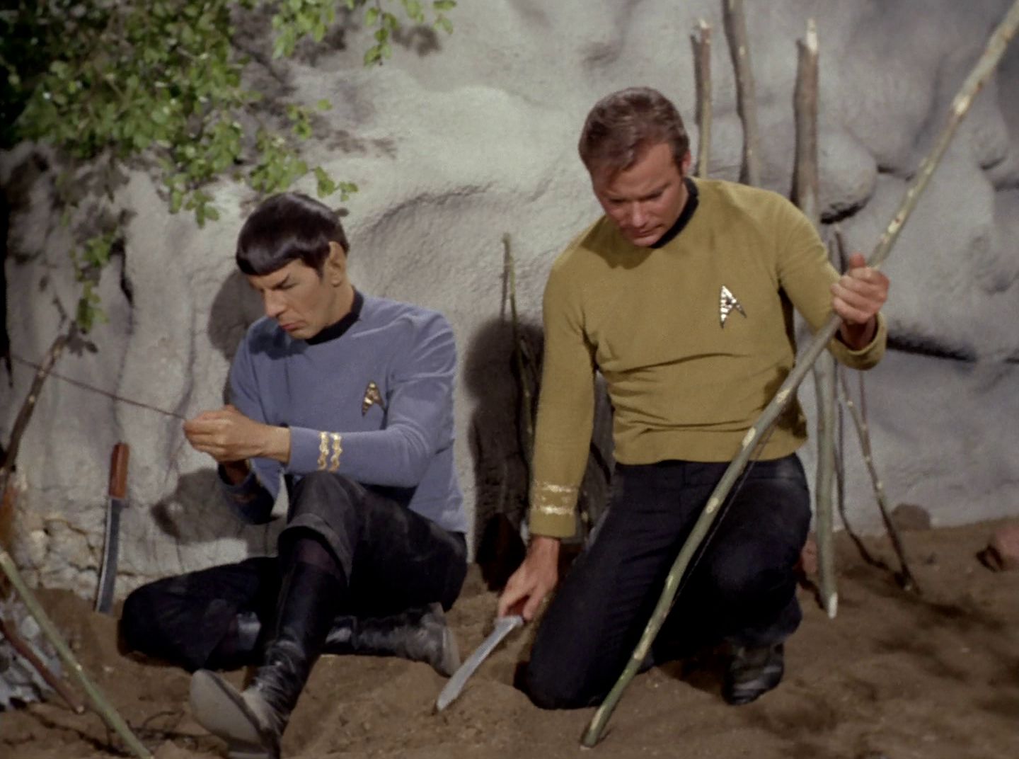 extant_StarTrek_2x11-FridaysChild_2519.jpg