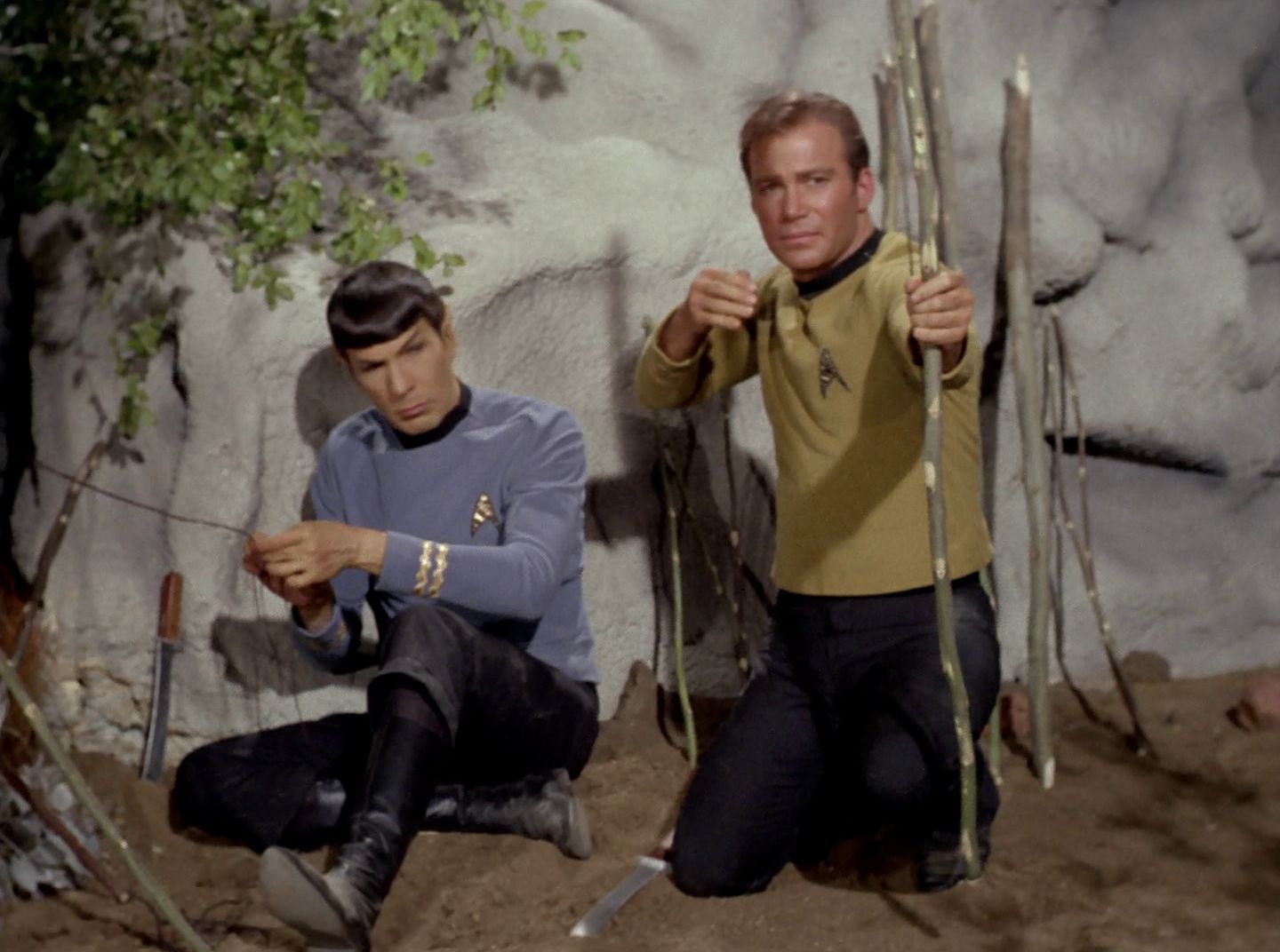 extant_StarTrek_2x11-FridaysChild_2523.jpg