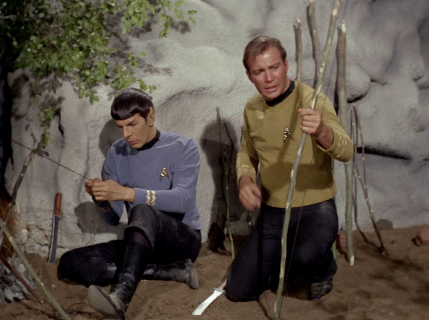 extant_StarTrek_2x11-FridaysChild_2524.jpg