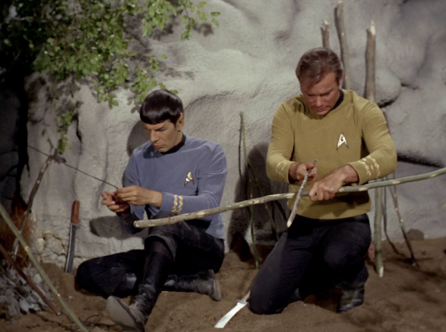 extant_StarTrek_2x11-FridaysChild_2545.jpg