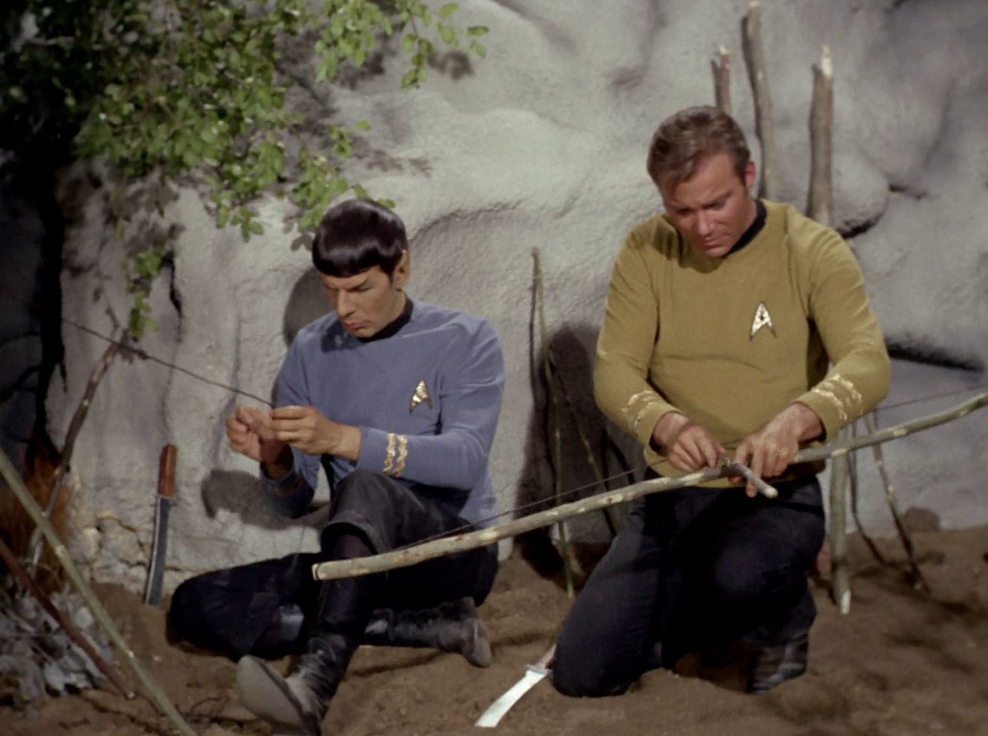 extant_StarTrek_2x11-FridaysChild_2548.jpg