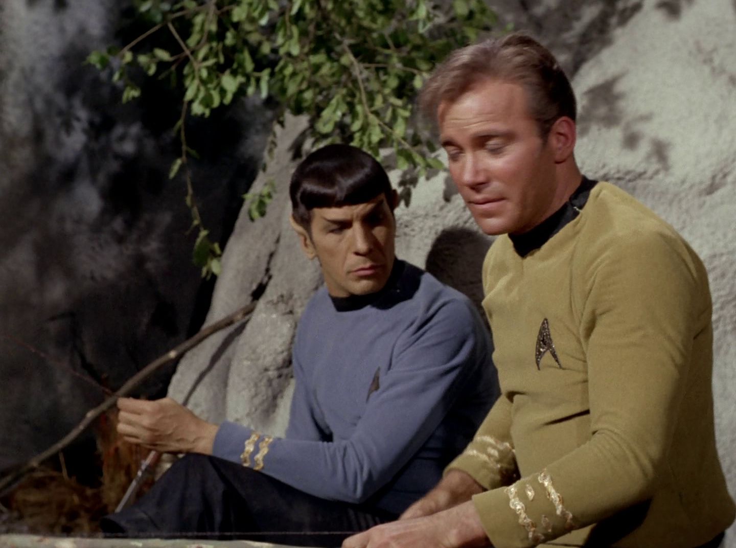 extant_StarTrek_2x11-FridaysChild_2565.jpg