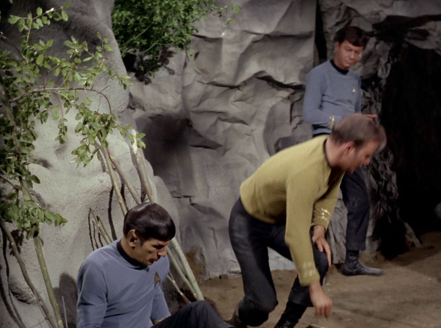 extant_StarTrek_2x11-FridaysChild_2569.jpg