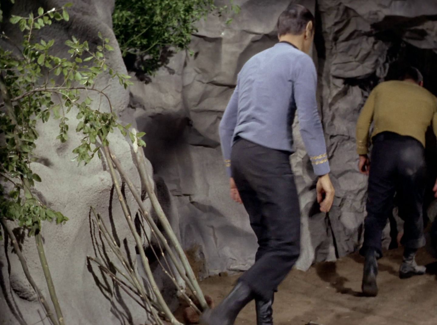 extant_StarTrek_2x11-FridaysChild_2572.jpg