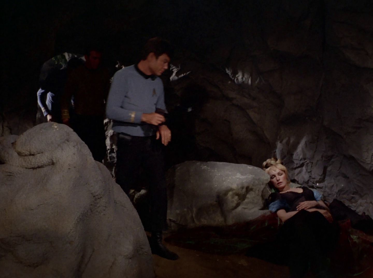 extant_StarTrek_2x11-FridaysChild_2574.jpg