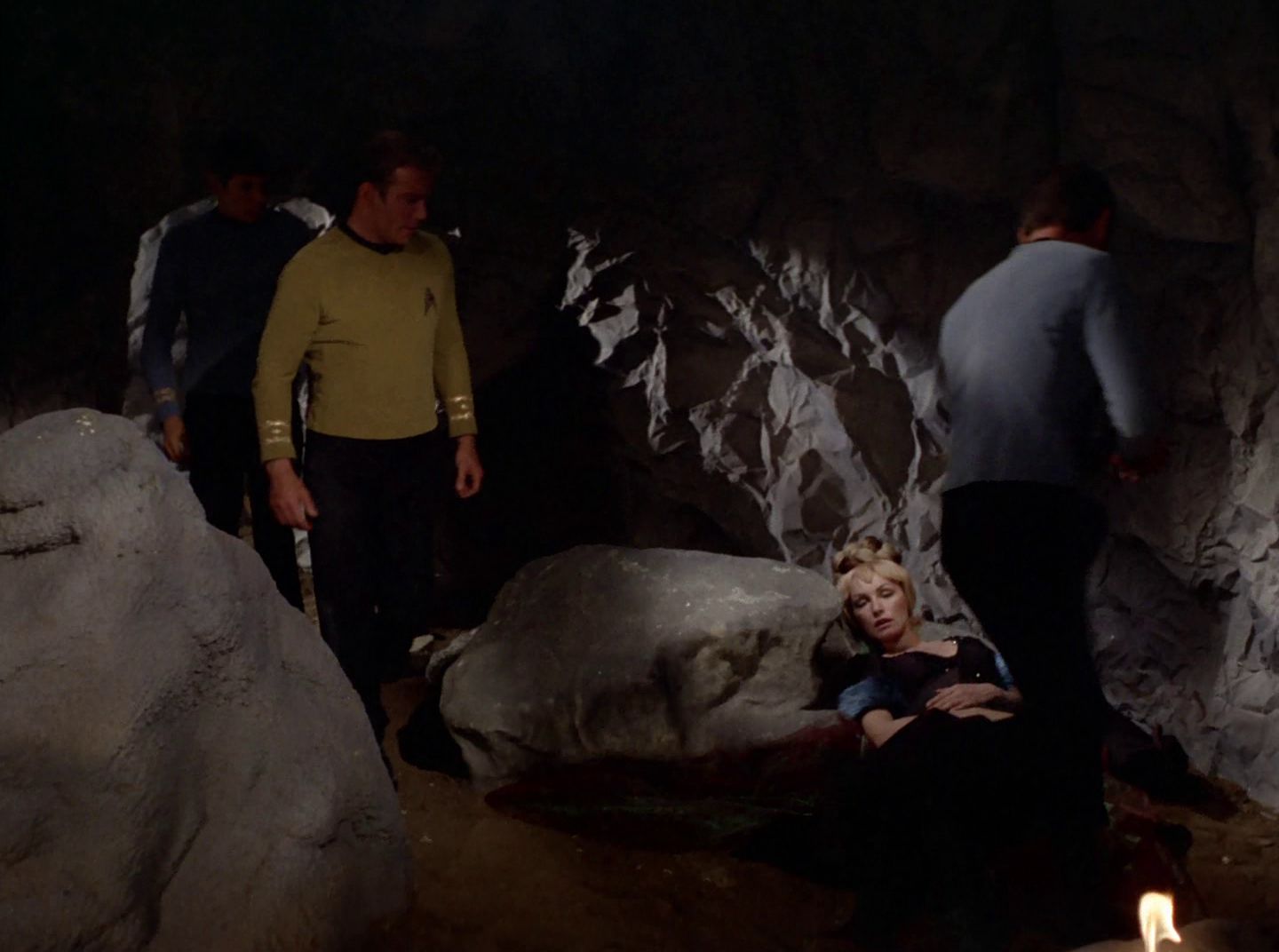 extant_StarTrek_2x11-FridaysChild_2576.jpg