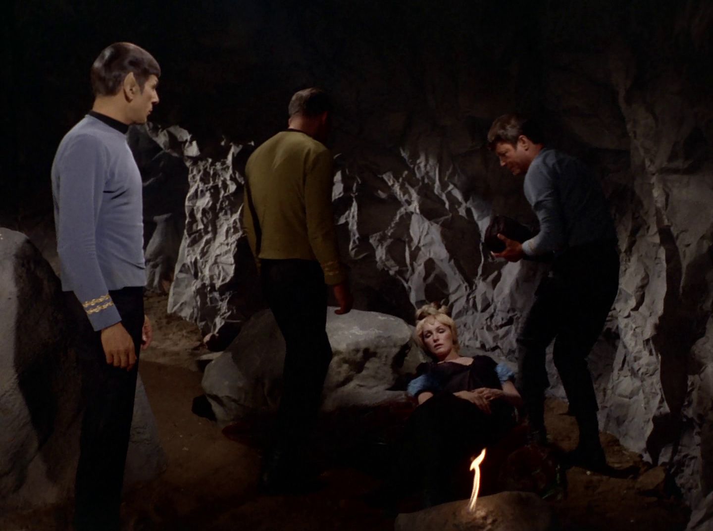 extant_StarTrek_2x11-FridaysChild_2584.jpg