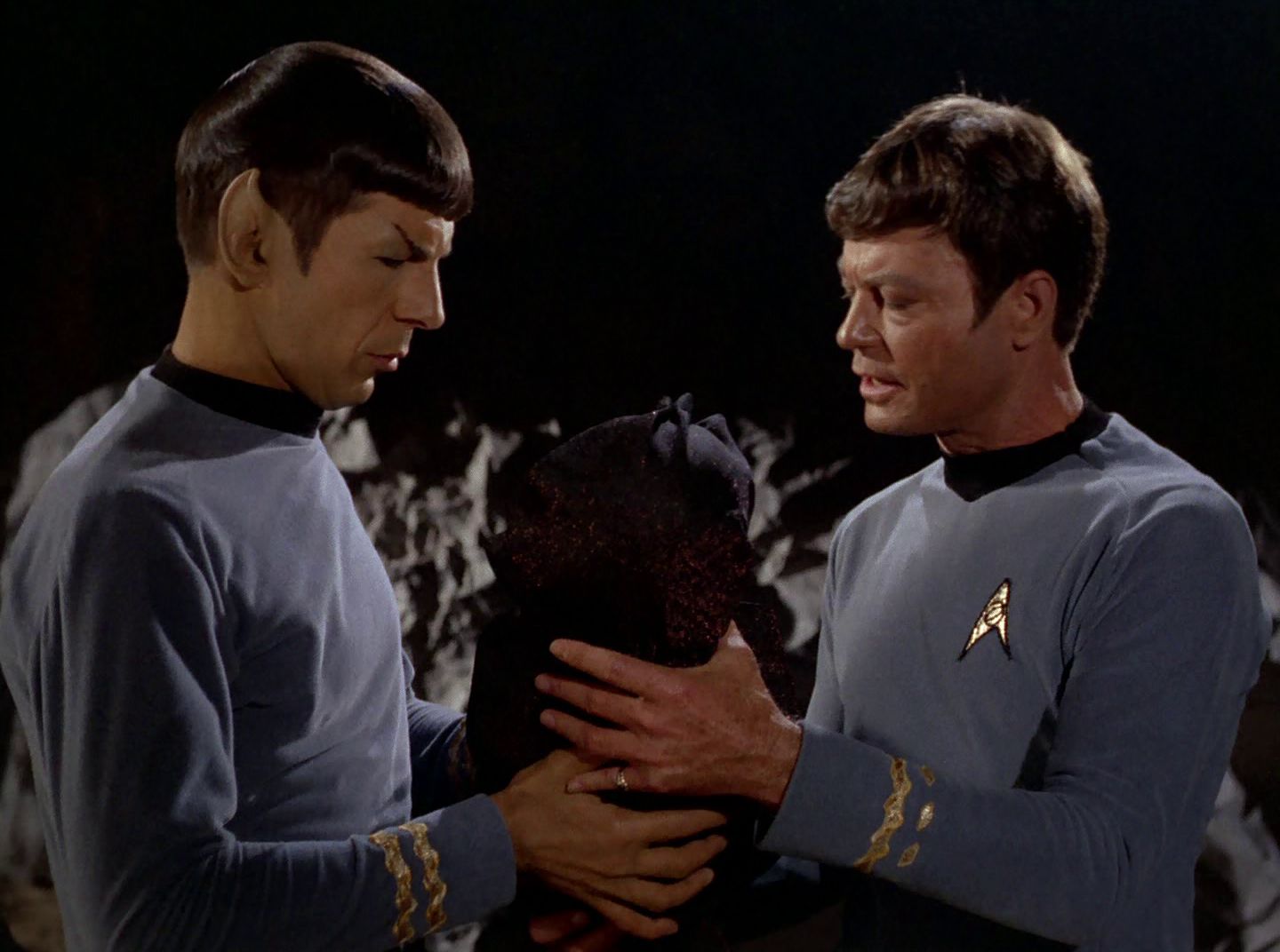 extant_StarTrek_2x11-FridaysChild_2600.jpg