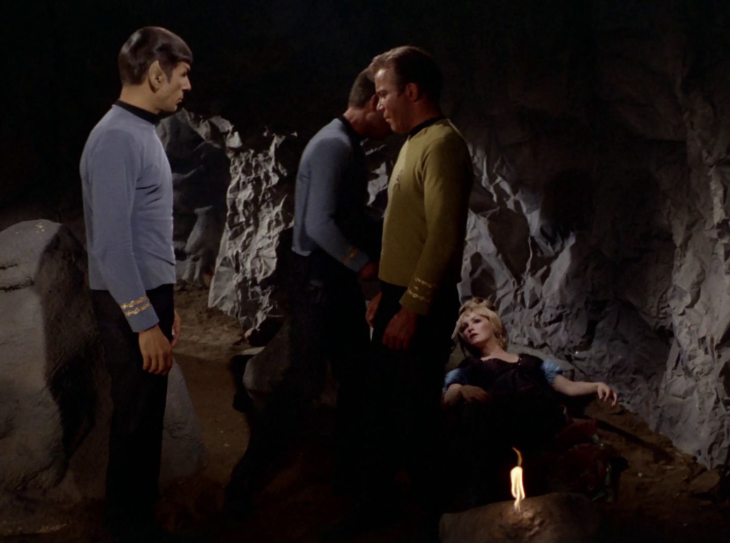extant_StarTrek_2x11-FridaysChild_2635.jpg