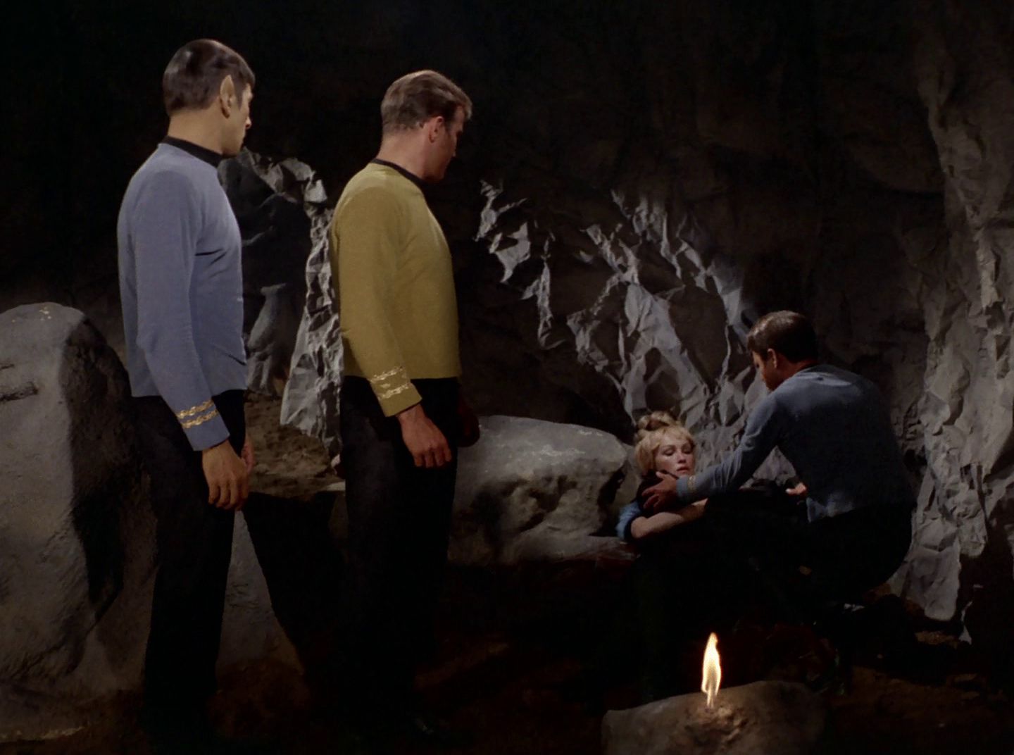 extant_StarTrek_2x11-FridaysChild_2644.jpg