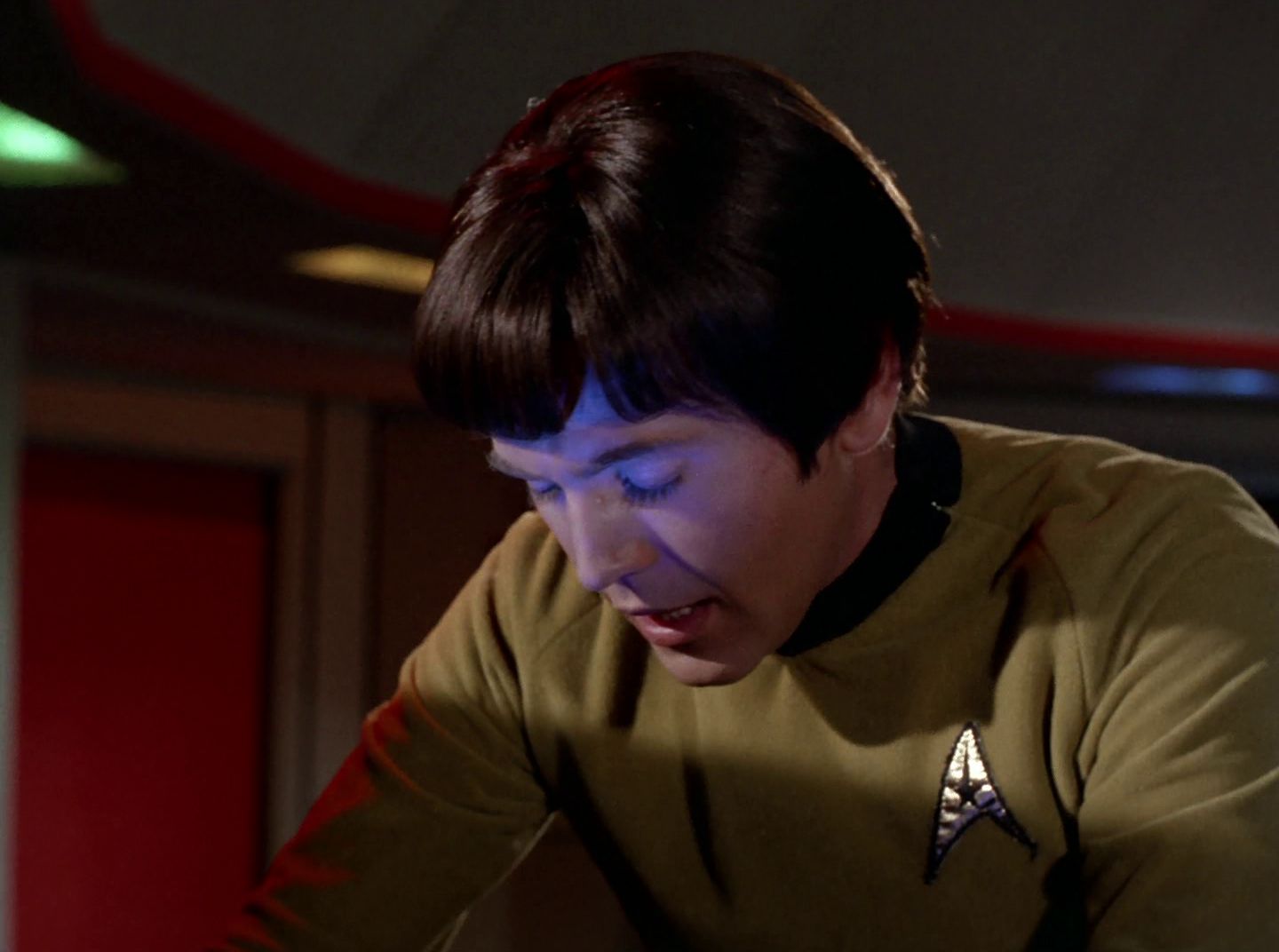 extant_StarTrek_2x11-FridaysChild_2663.jpg