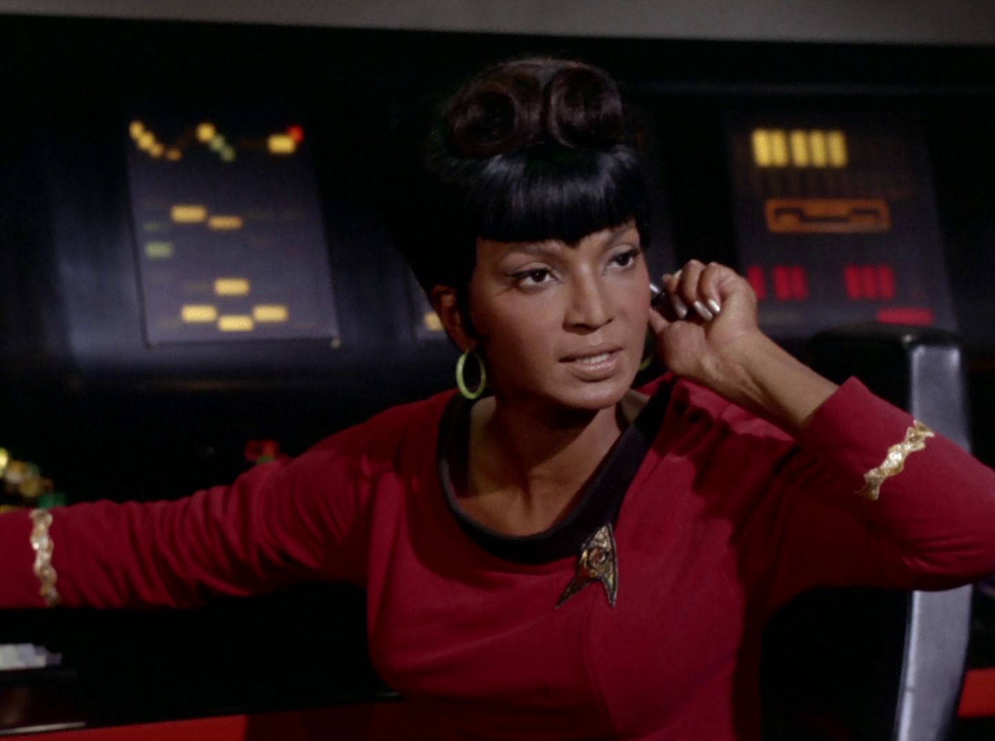 extant_StarTrek_2x11-FridaysChild_2691.jpg