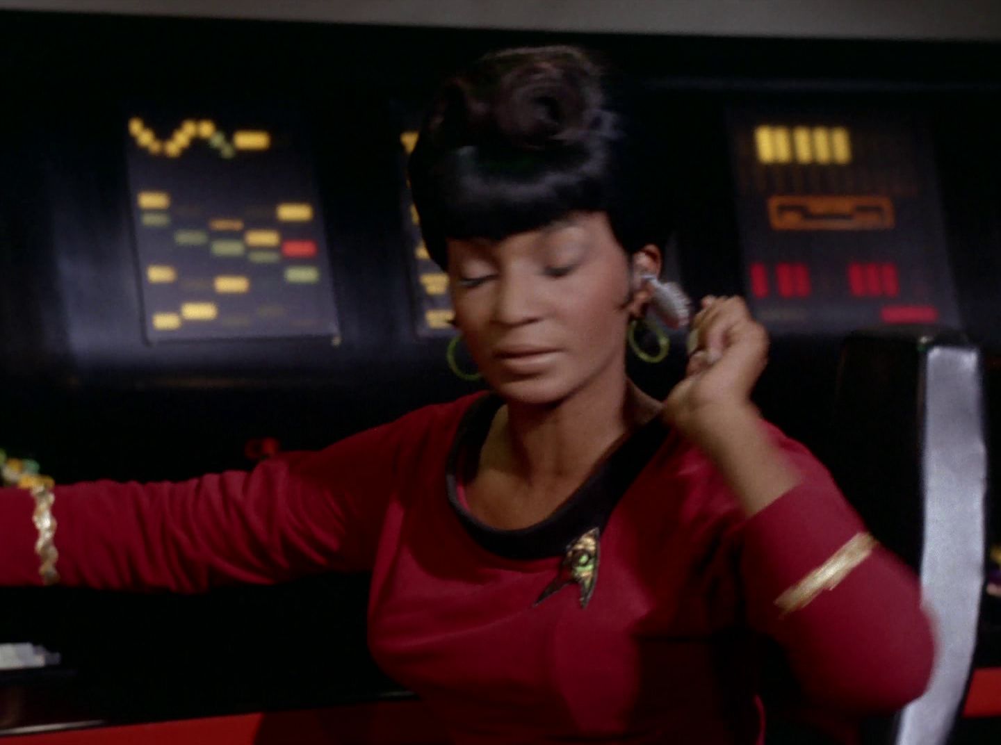 extant_StarTrek_2x11-FridaysChild_2696.jpg