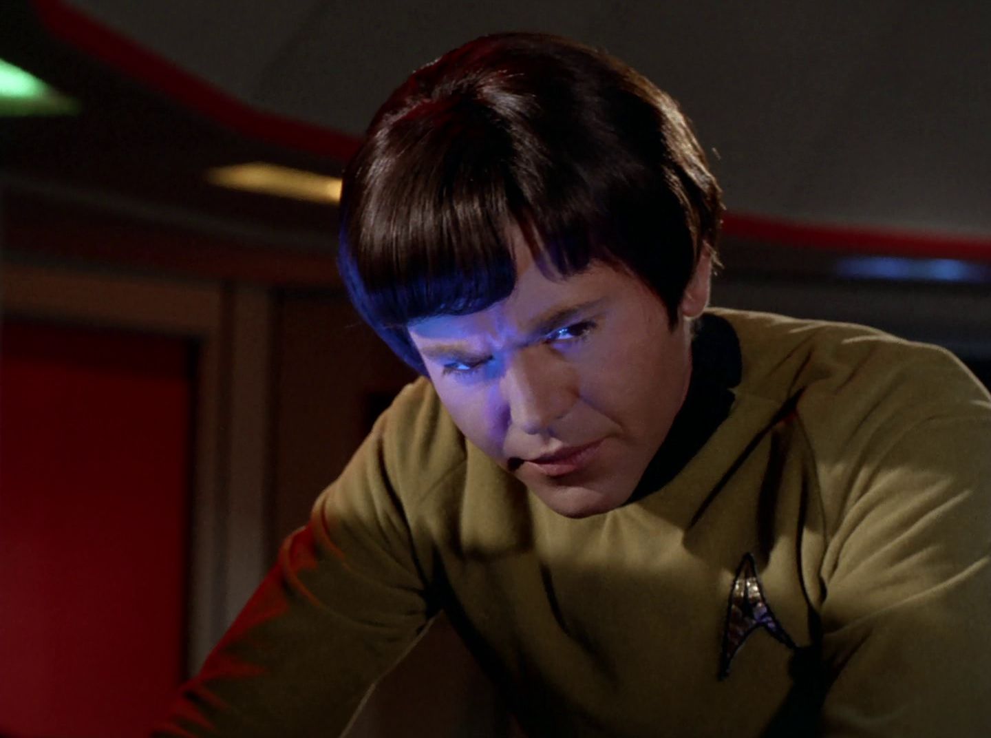 extant_StarTrek_2x11-FridaysChild_2712.jpg