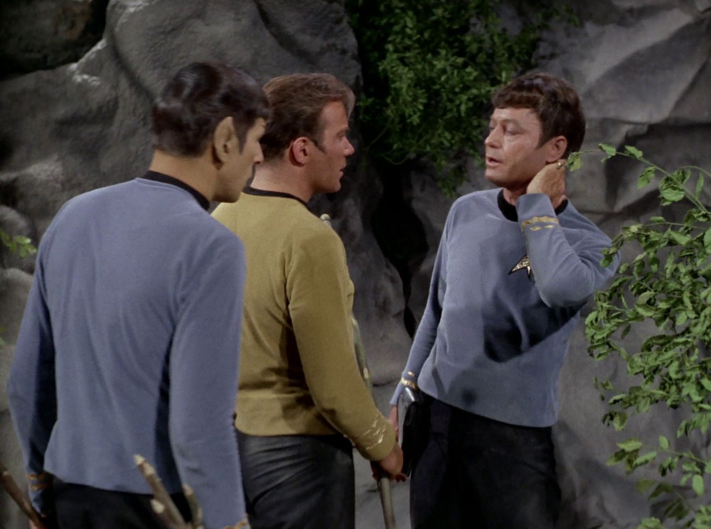 extant_StarTrek_2x11-FridaysChild_2794.jpg
