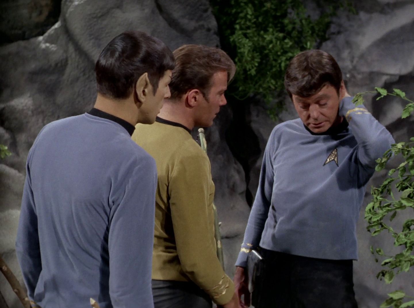 extant_StarTrek_2x11-FridaysChild_2800.jpg
