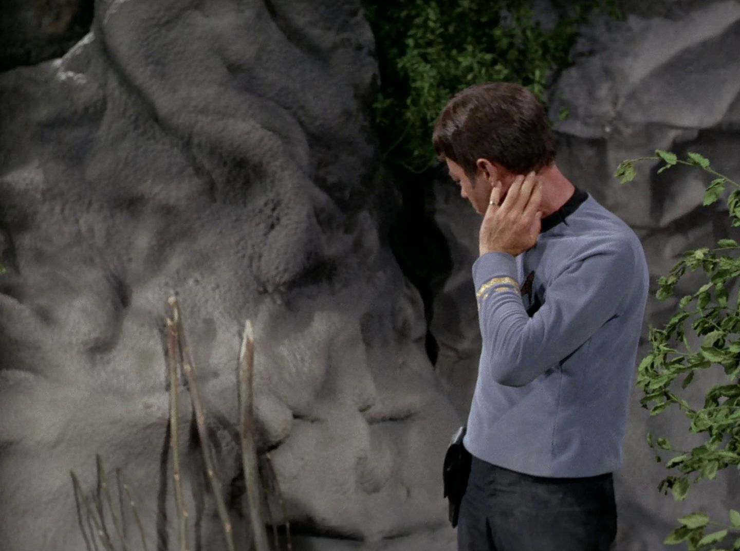extant_StarTrek_2x11-FridaysChild_2827.jpg