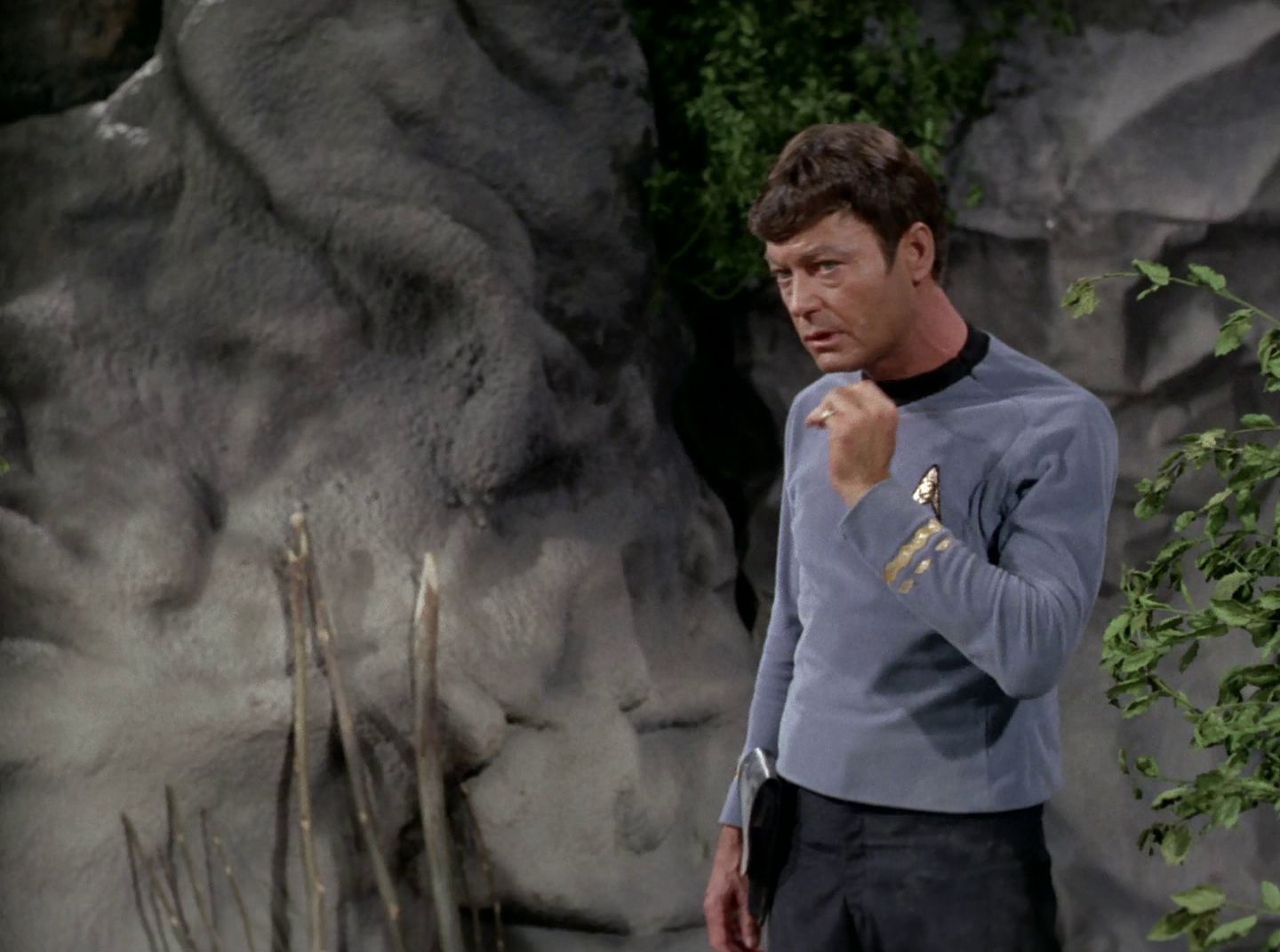extant_StarTrek_2x11-FridaysChild_2828.jpg