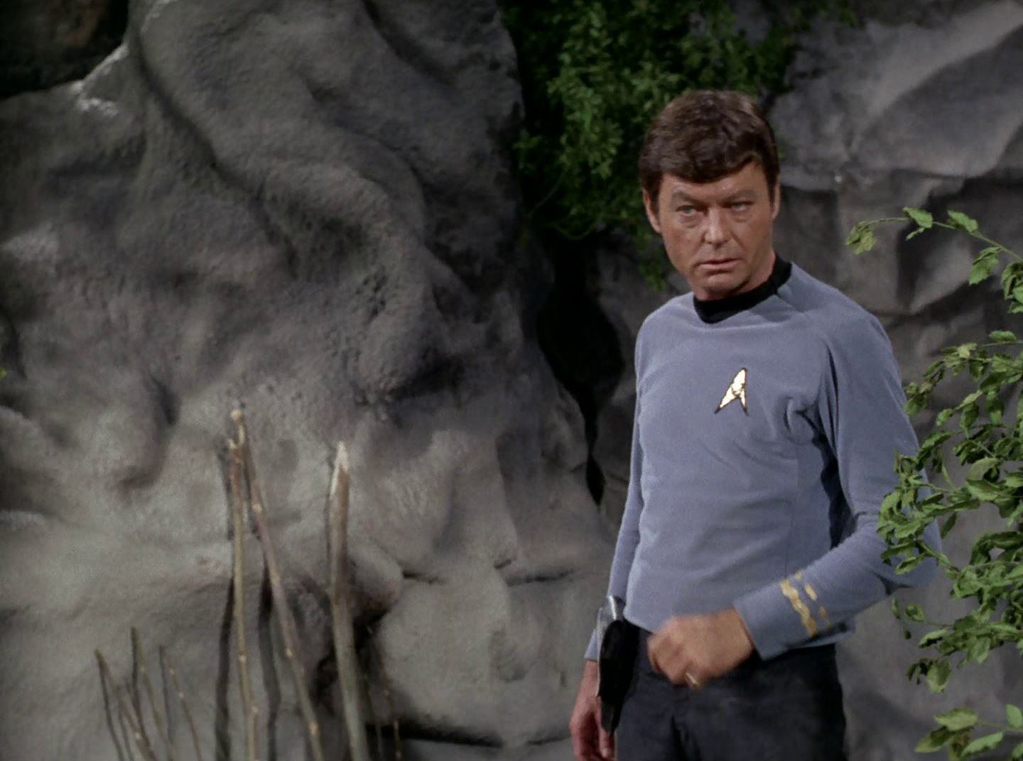 extant_StarTrek_2x11-FridaysChild_2829.jpg