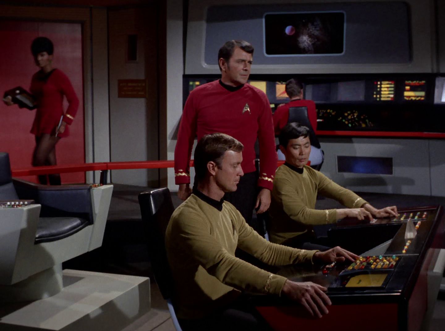 extant_StarTrek_2x11-FridaysChild_2842.jpg