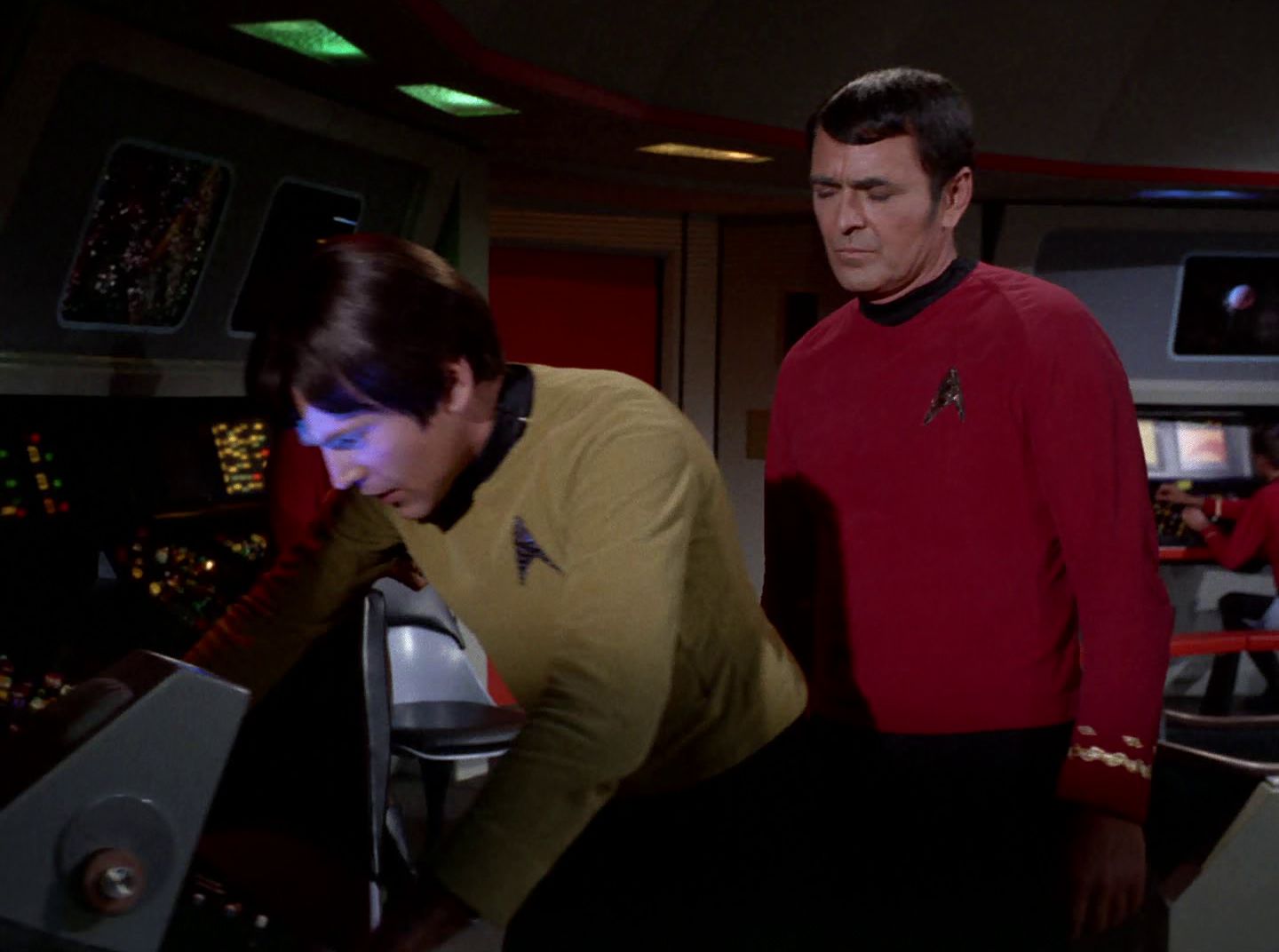 extant_StarTrek_2x11-FridaysChild_2855.jpg