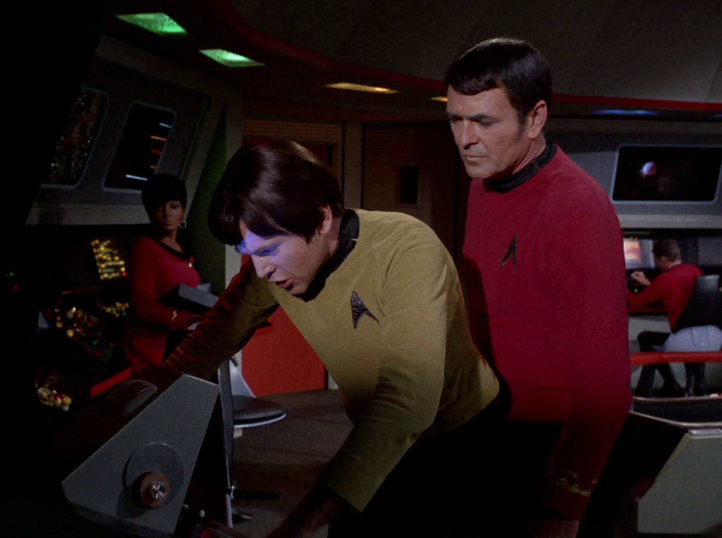 extant_StarTrek_2x11-FridaysChild_2856.jpg