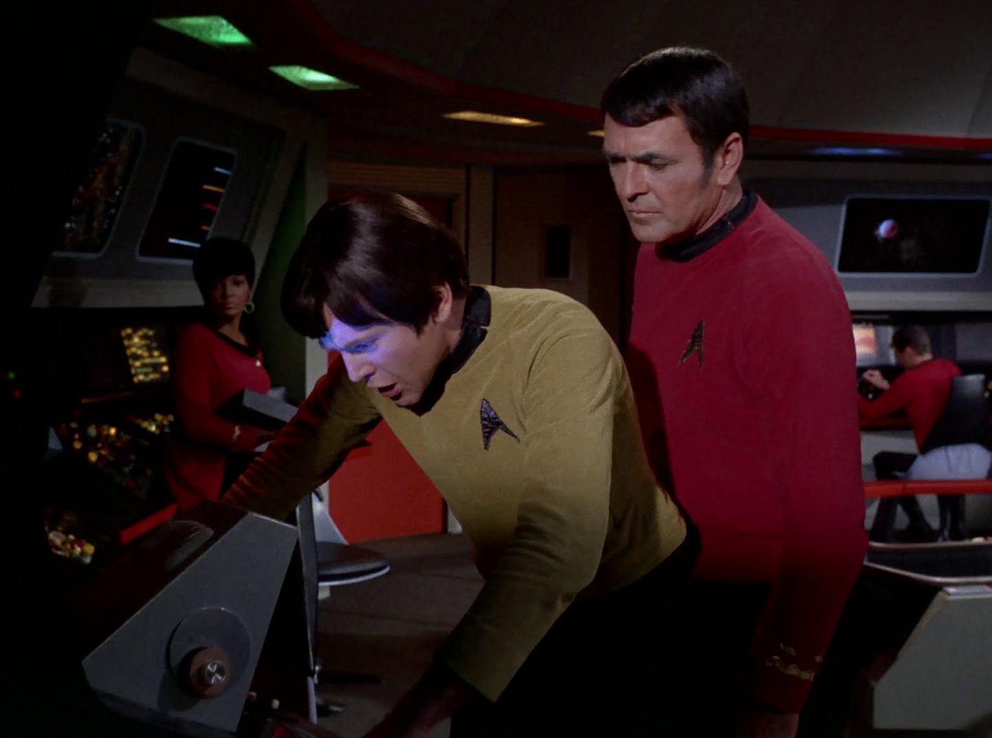 extant_StarTrek_2x11-FridaysChild_2857.jpg