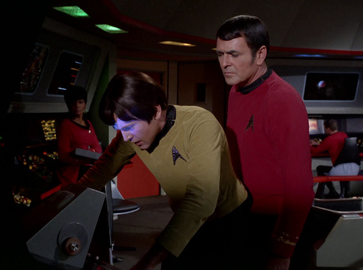 extant_StarTrek_2x11-FridaysChild_2859.jpg