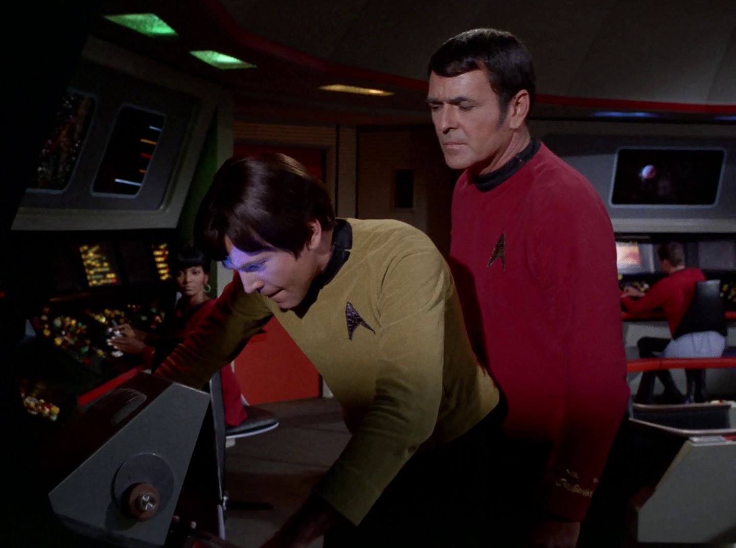 extant_StarTrek_2x11-FridaysChild_2863.jpg