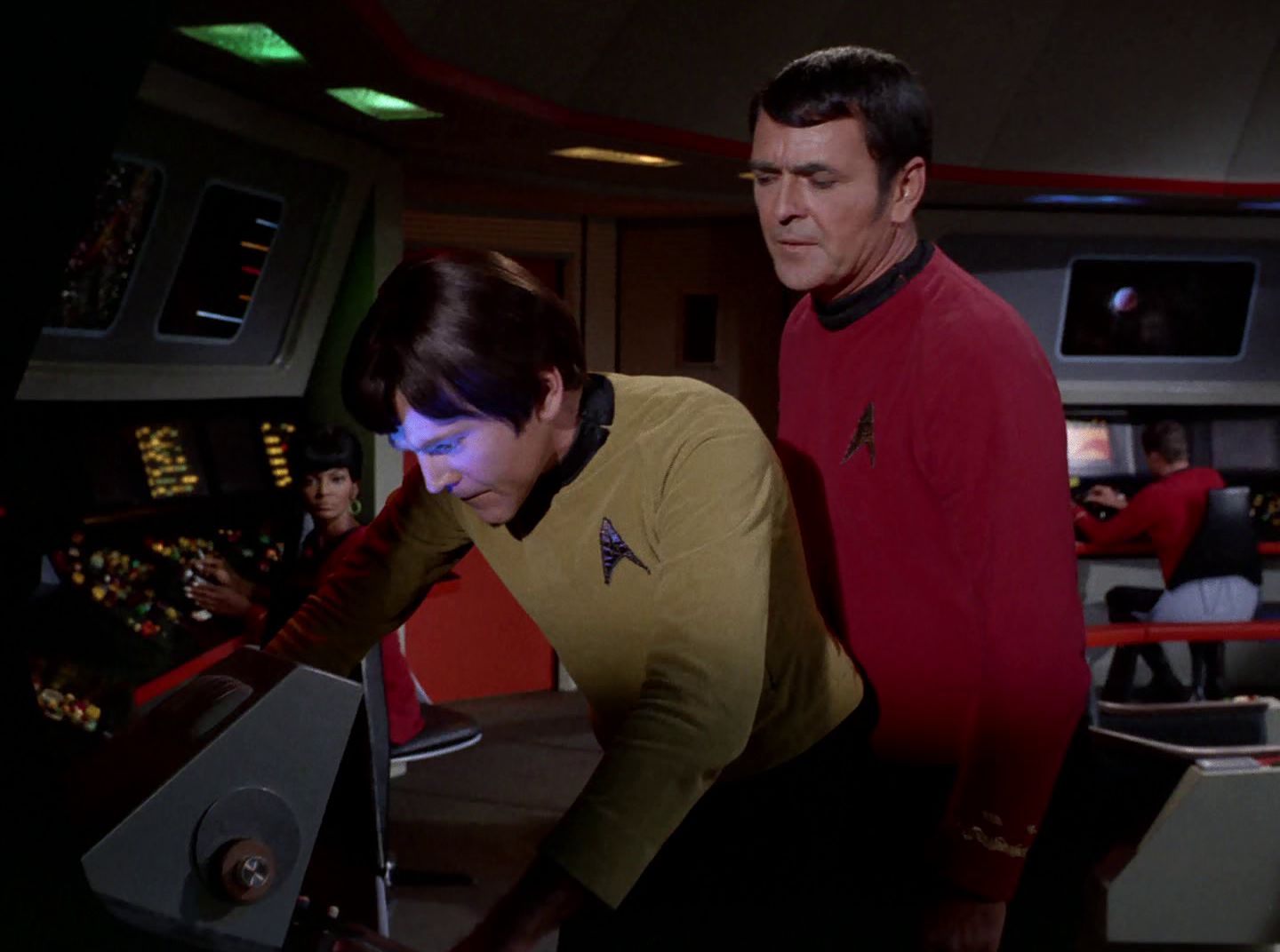 extant_StarTrek_2x11-FridaysChild_2864.jpg