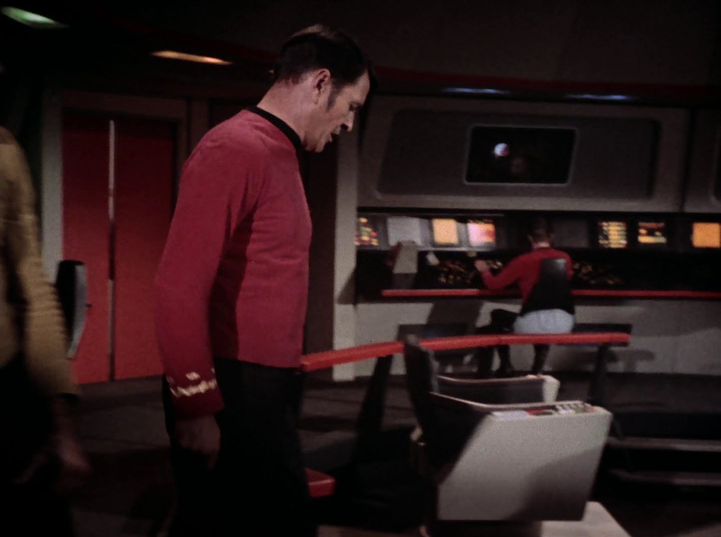 extant_StarTrek_2x11-FridaysChild_2885.jpg