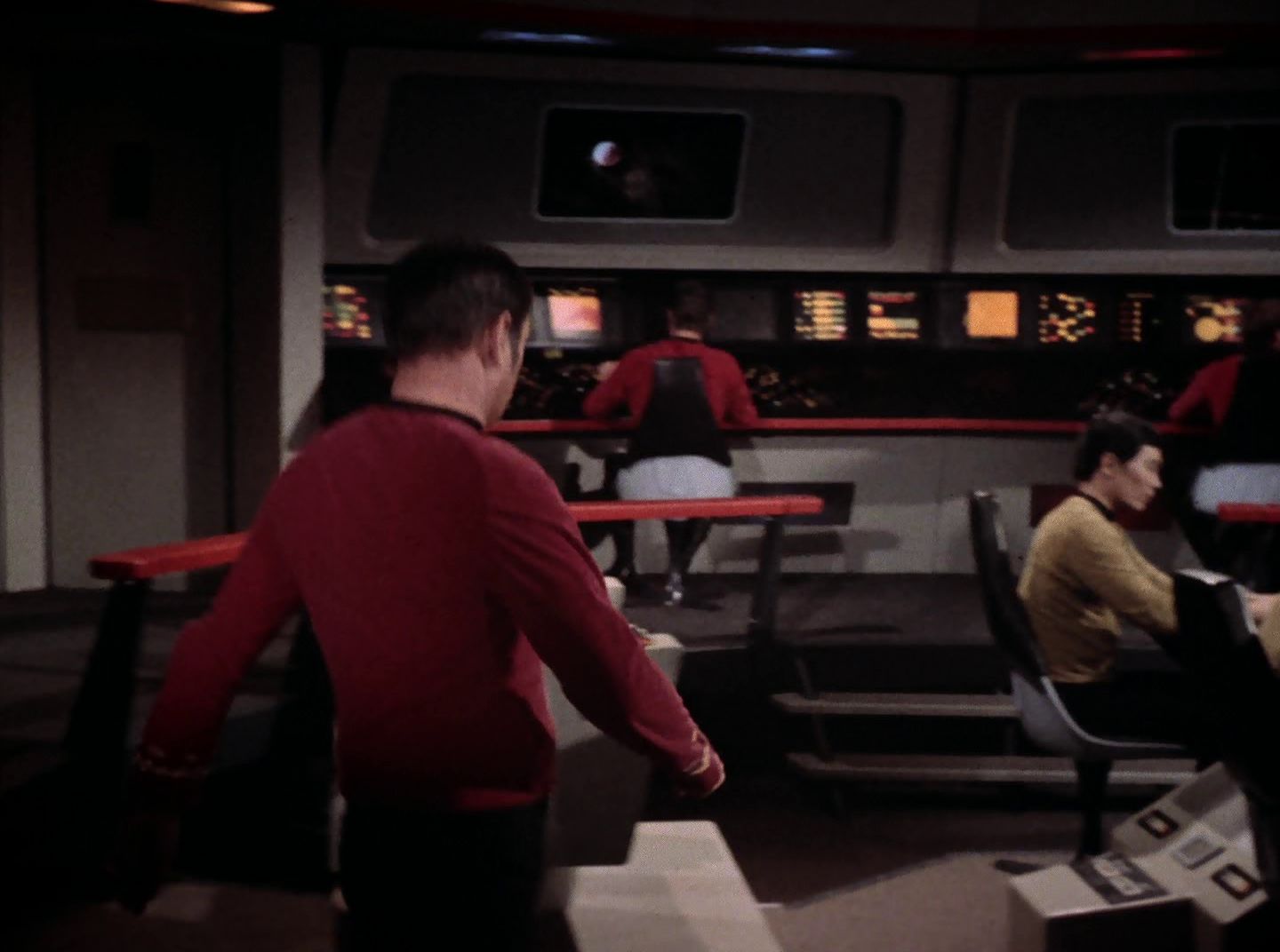 extant_StarTrek_2x11-FridaysChild_2886.jpg