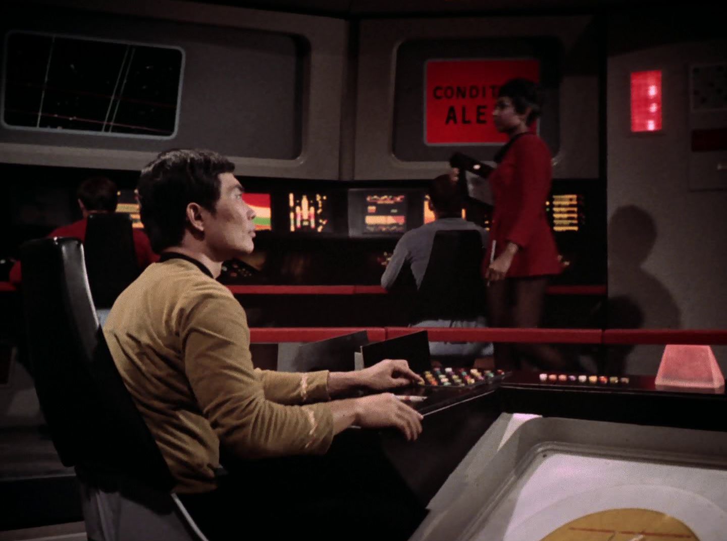 extant_StarTrek_2x11-FridaysChild_2894.jpg