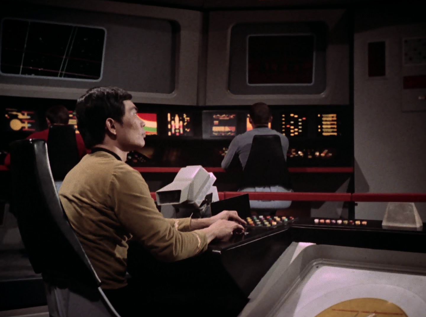 extant_StarTrek_2x11-FridaysChild_2900.jpg