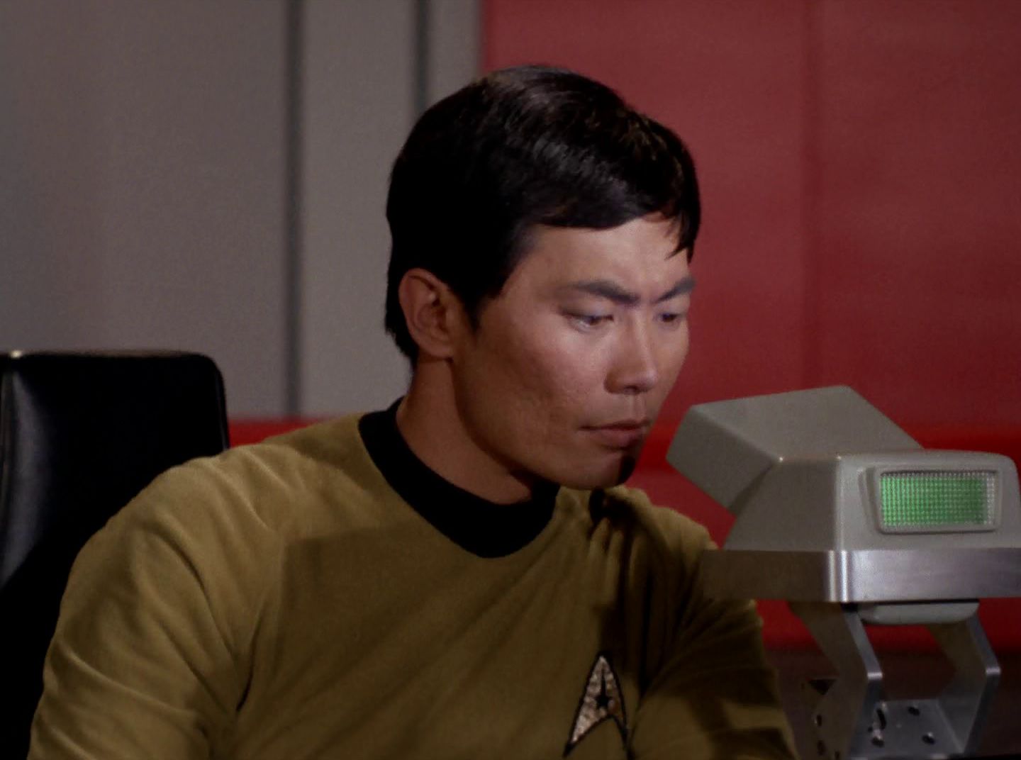 extant_StarTrek_2x11-FridaysChild_2919.jpg