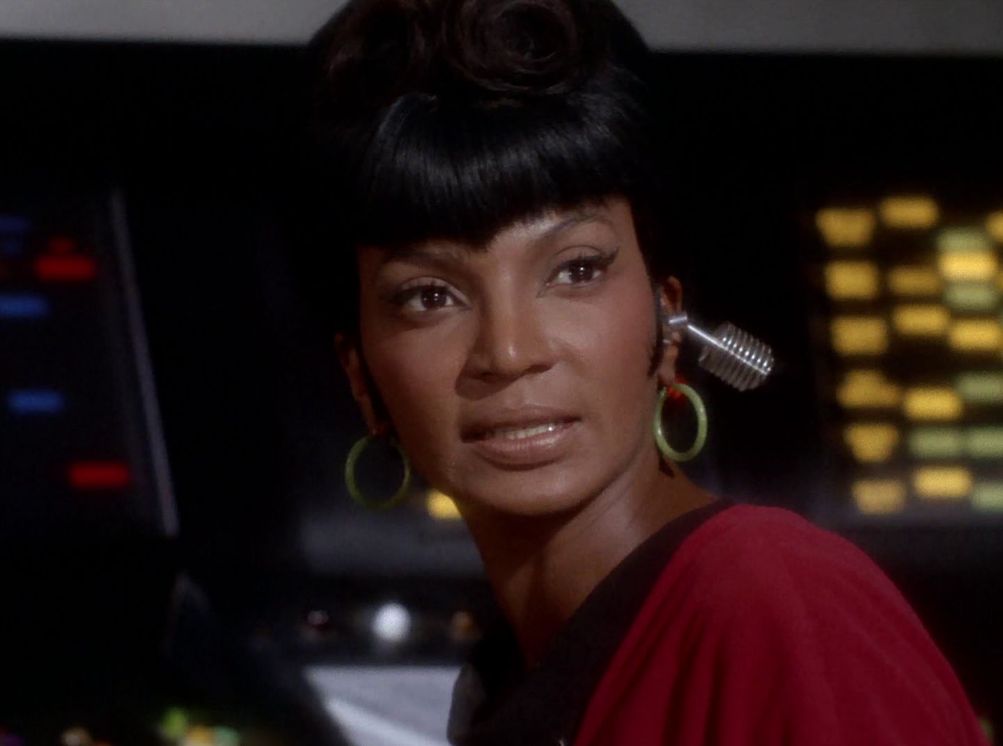 extant_StarTrek_2x11-FridaysChild_2922.jpg