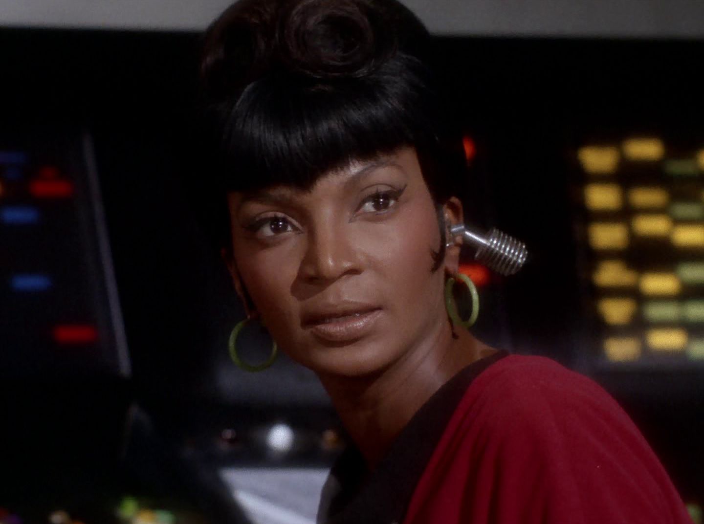 extant_StarTrek_2x11-FridaysChild_2926.jpg