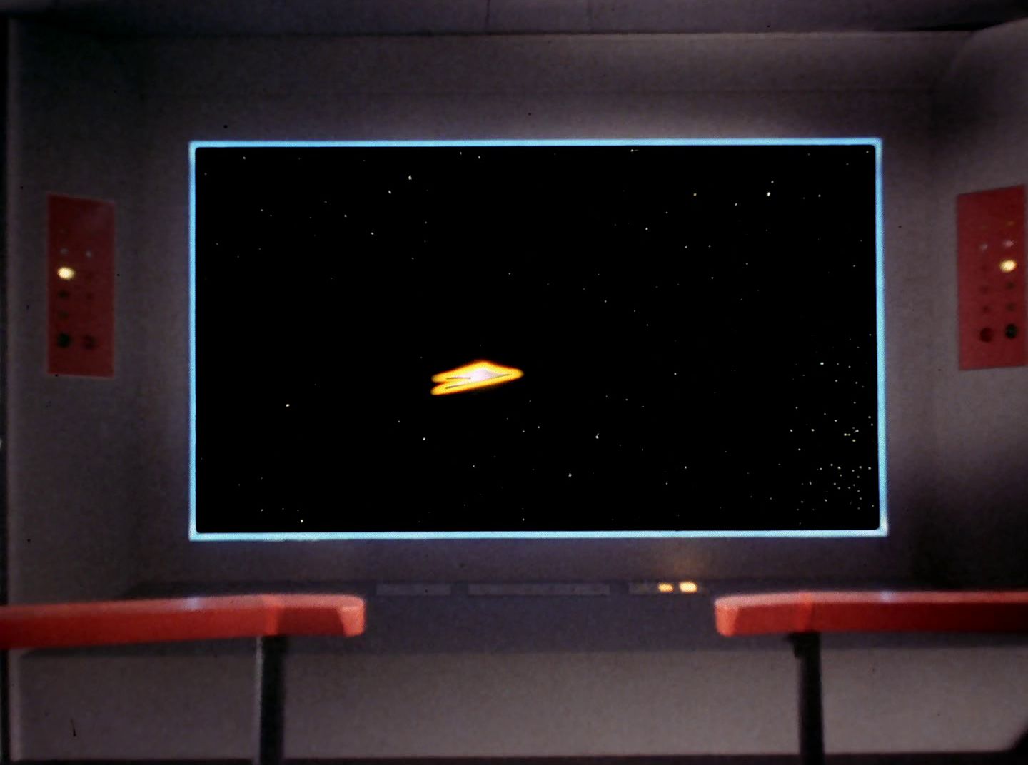 extant_StarTrek_2x11-FridaysChild_2934.jpg