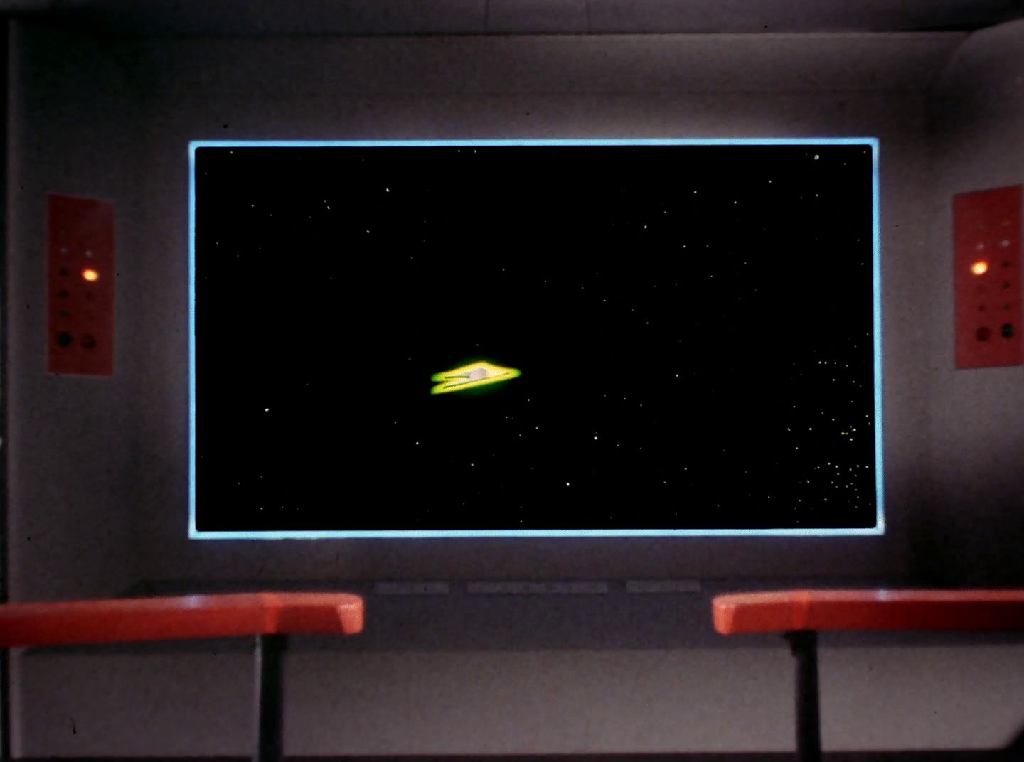 extant_StarTrek_2x11-FridaysChild_2935.jpg
