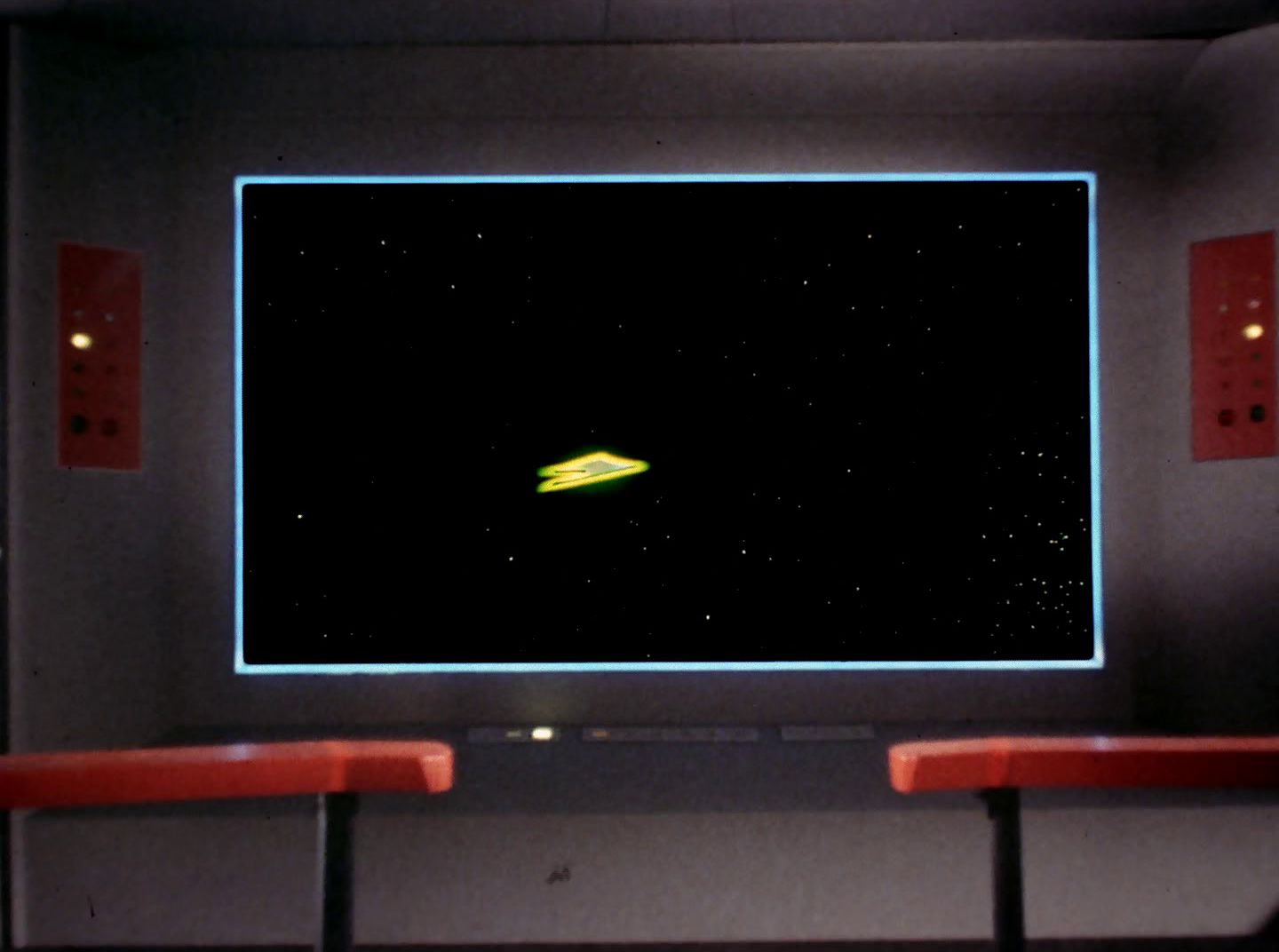 extant_StarTrek_2x11-FridaysChild_2936.jpg
