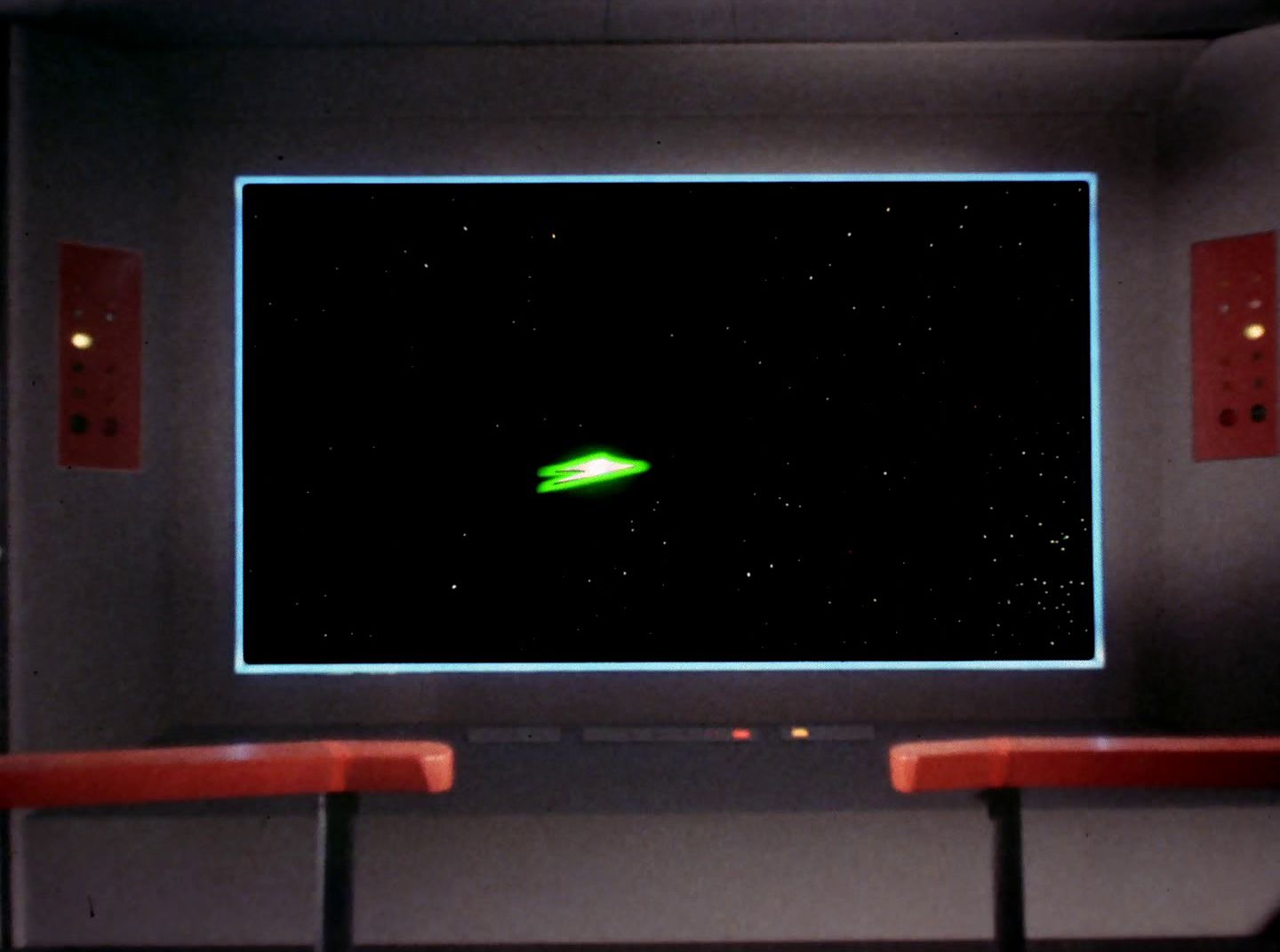 extant_StarTrek_2x11-FridaysChild_2947.jpg