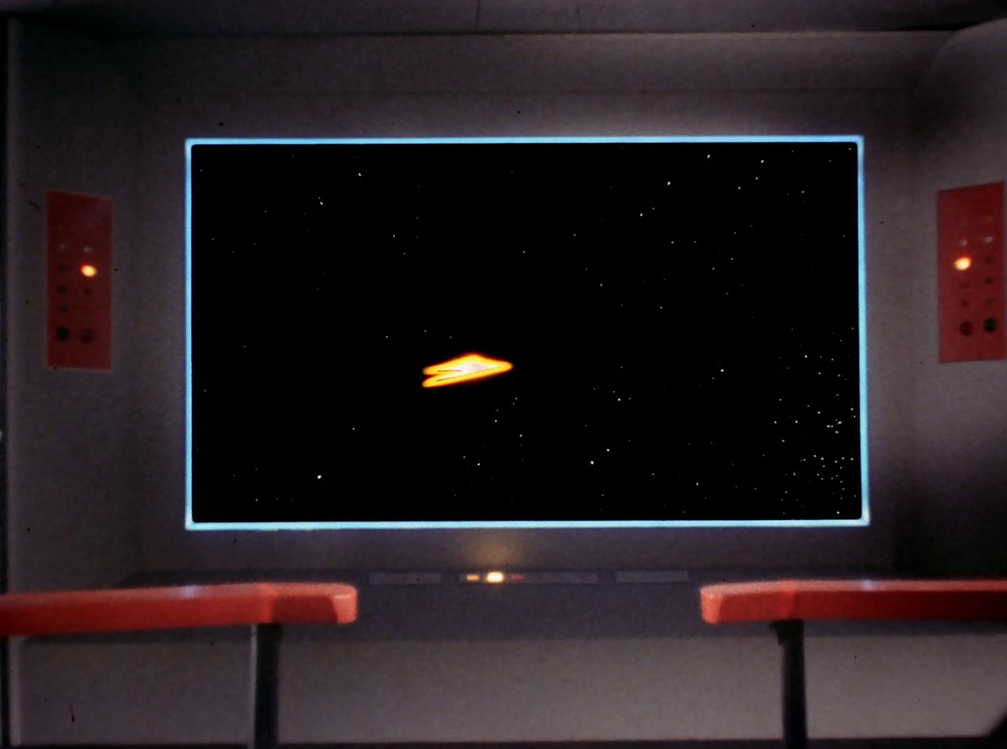 extant_StarTrek_2x11-FridaysChild_2949.jpg