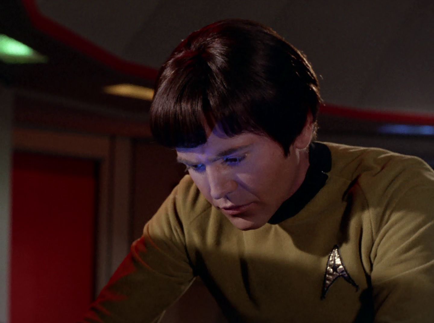 extant_StarTrek_2x11-FridaysChild_2955.jpg